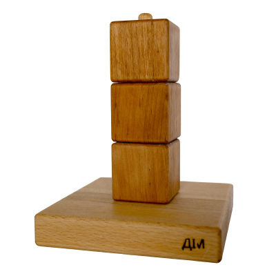 Пірамідка з кубиками